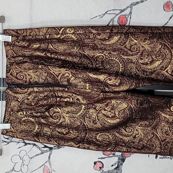 Alice + Olivia Metallic Gold and Burgundy Paisley Straight-leg Pants Size 6 - Picture 7 of 10